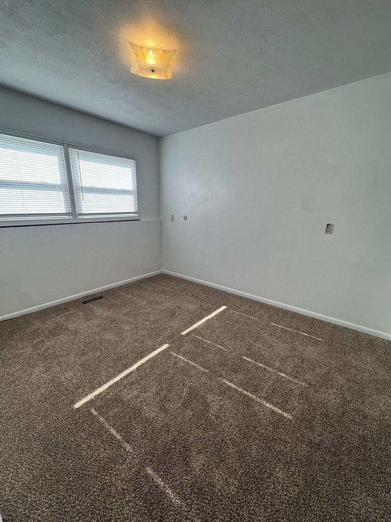 1911 16th Street - Photo 6