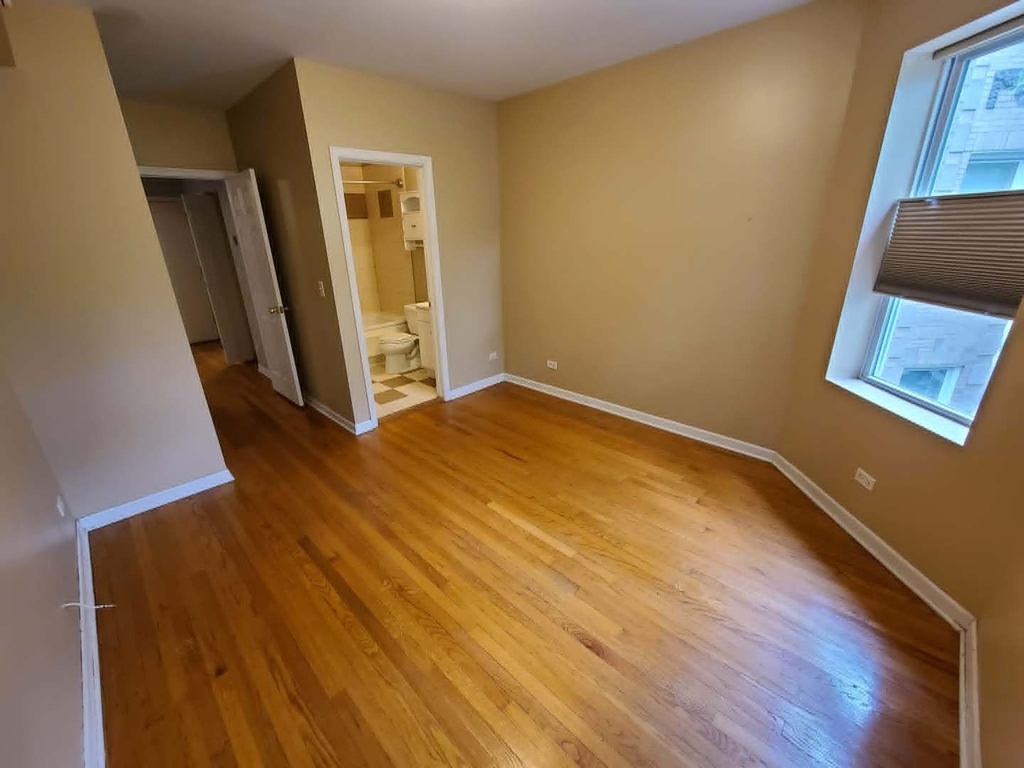 2318 W Rosemont Avenue - Photo 10