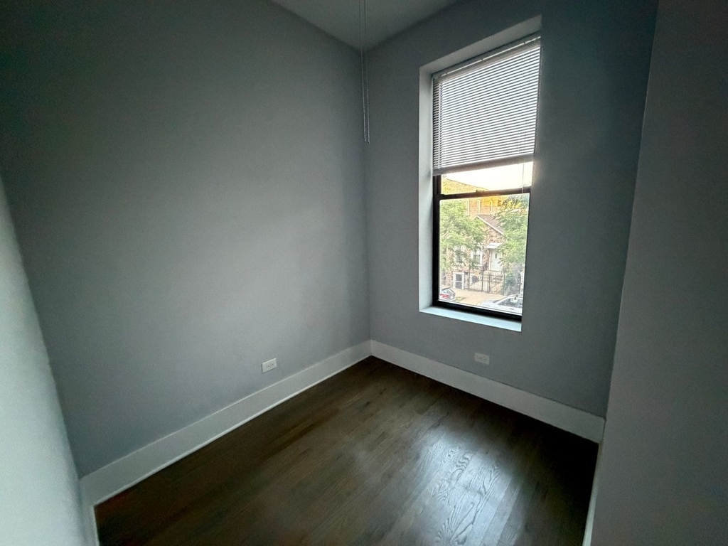 1722 W 21st Street - Photo 6