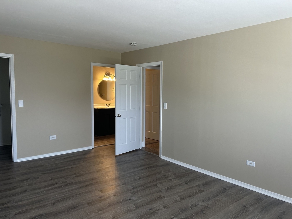 1080 Newport Harbor - Photo 9