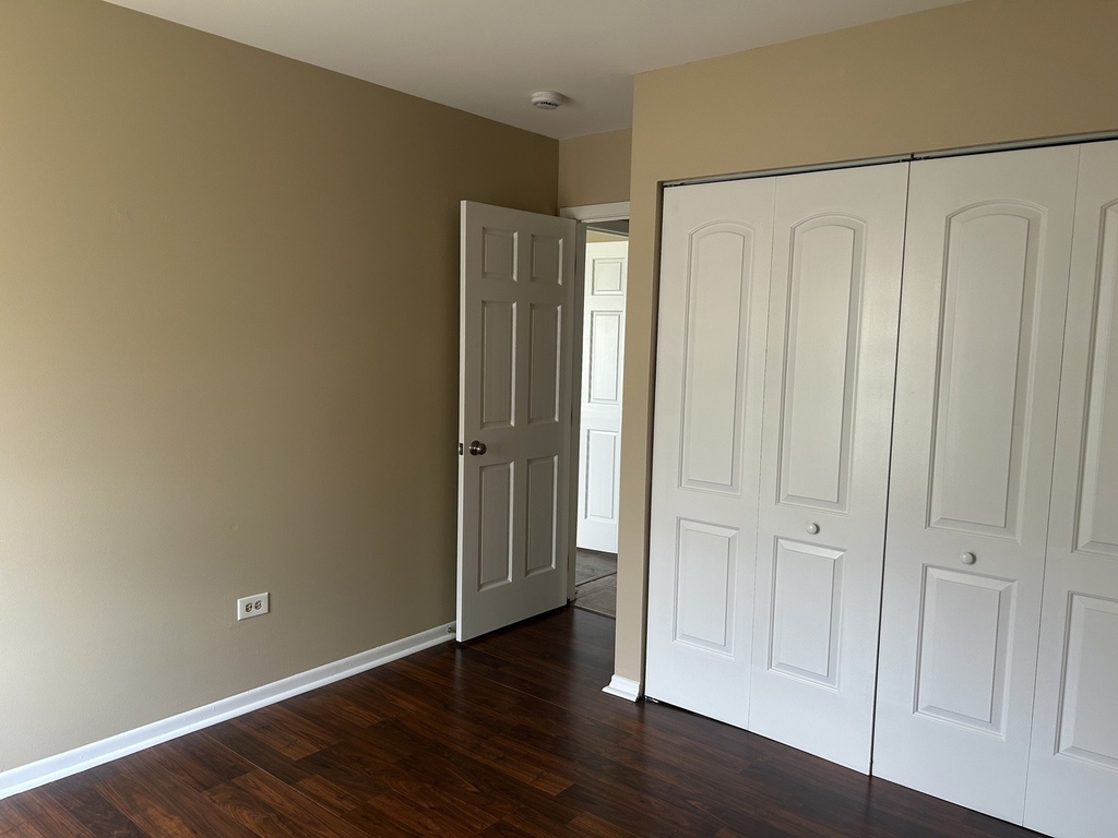 1080 Newport Harbor - Photo 11