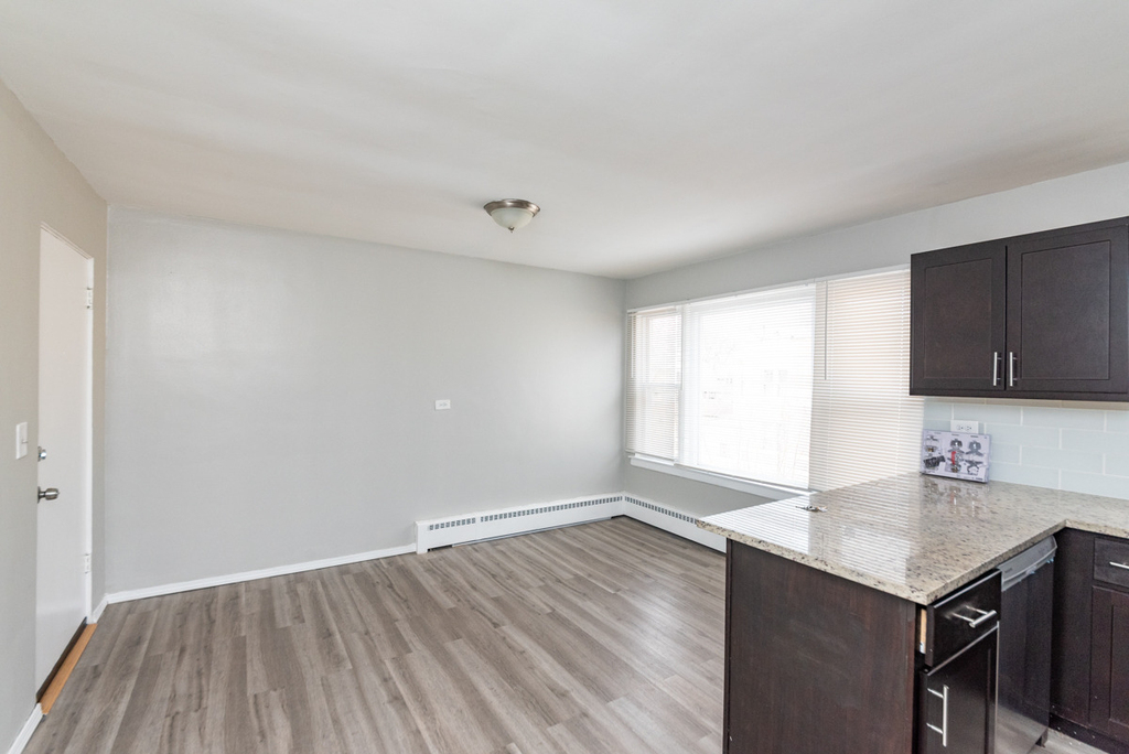 3058 N Kostner Avenue - Photo 9