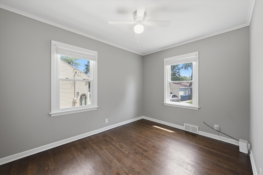 1349 Perry Street - Photo 16