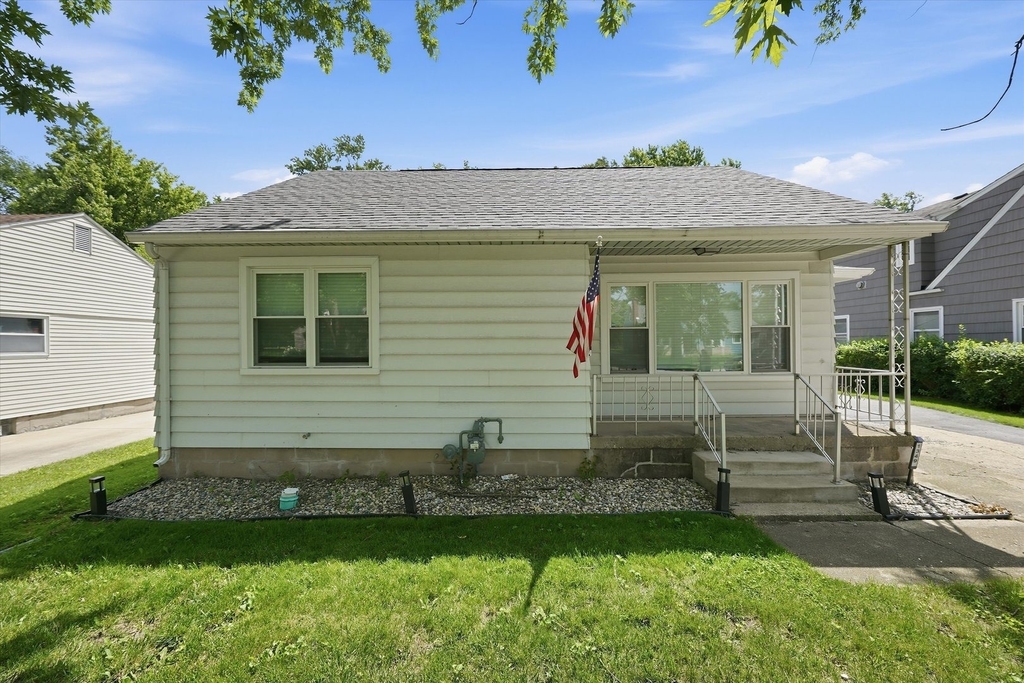 1349 Perry Street - Photo 0