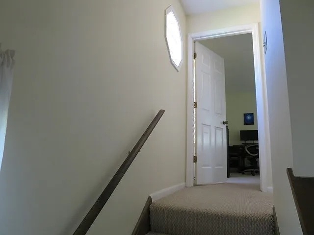 1042 Courtland Drive - Photo 3