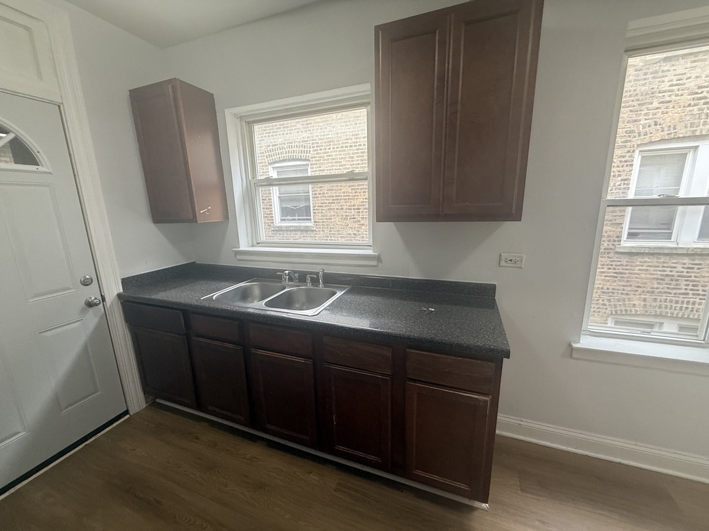 7342 N Damen Avenue - Photo 5