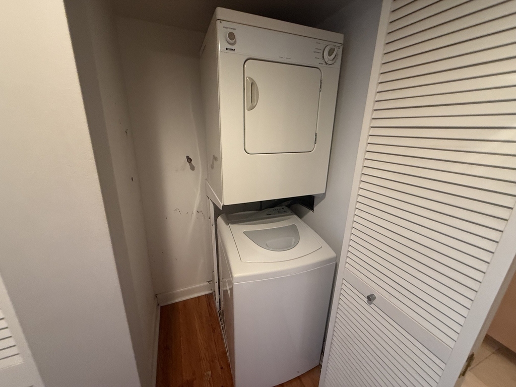 6954 N Greenview Avenue - Photo 11