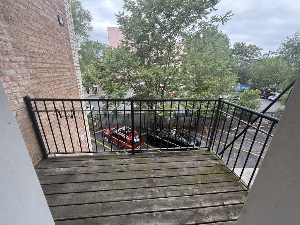 6954 N Greenview Avenue - Photo 12