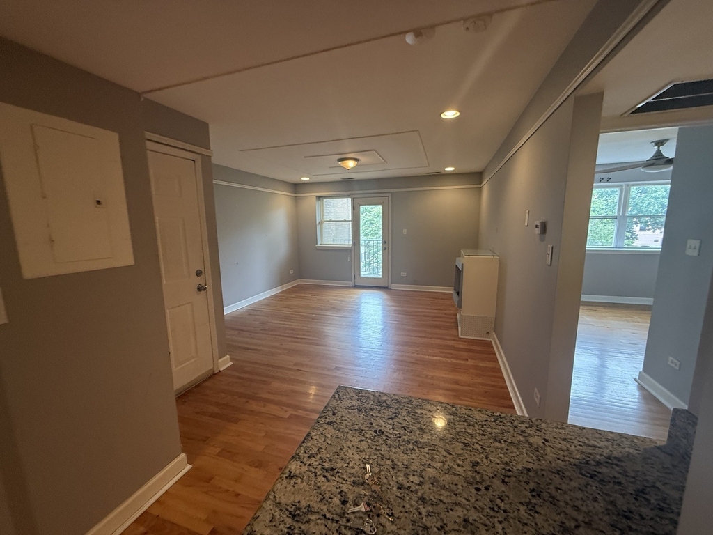 6954 N Greenview Avenue - Photo 4