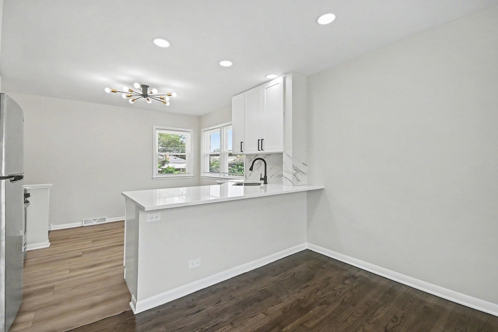 811 E End Avenue - Photo 4