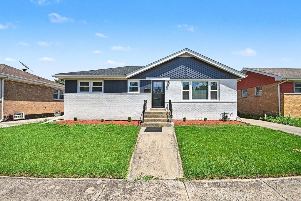 811 E End Avenue - Photo 0