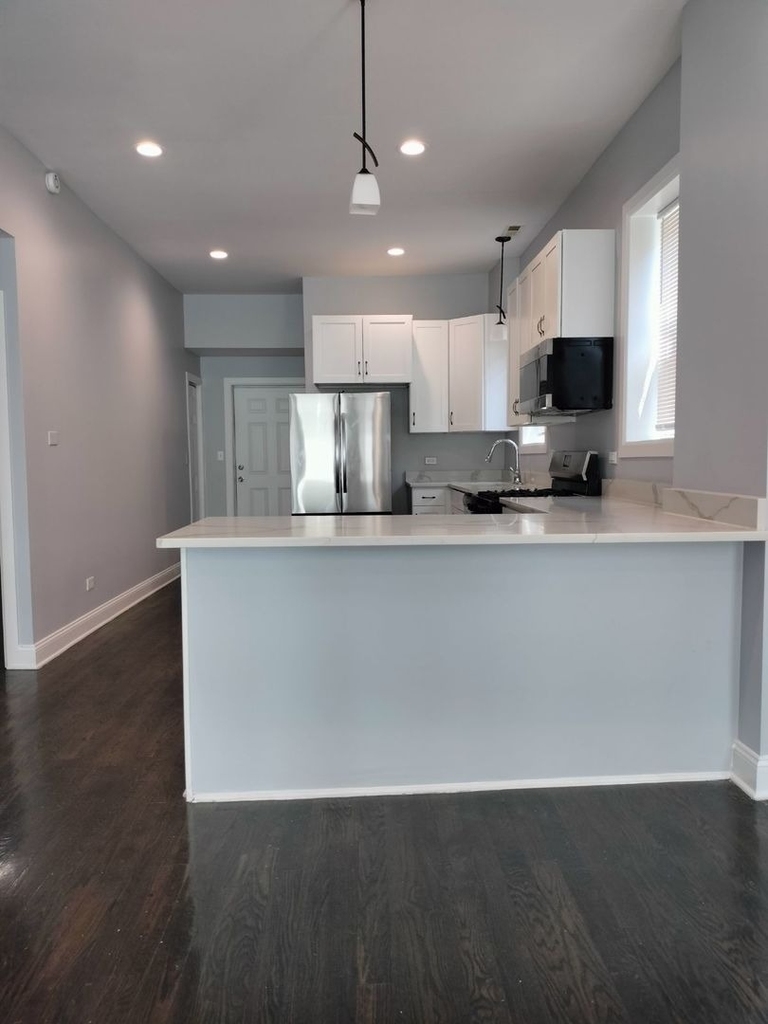1529 S Central Park Avenue - Photo 4