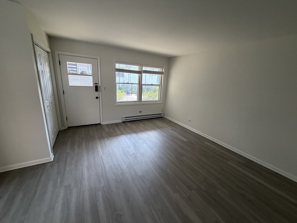 1660 2nd Street - Photo 2