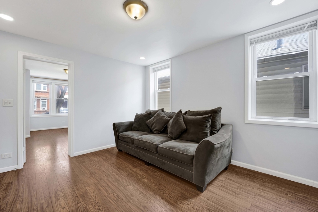 465 W 27th Street - Photo 4