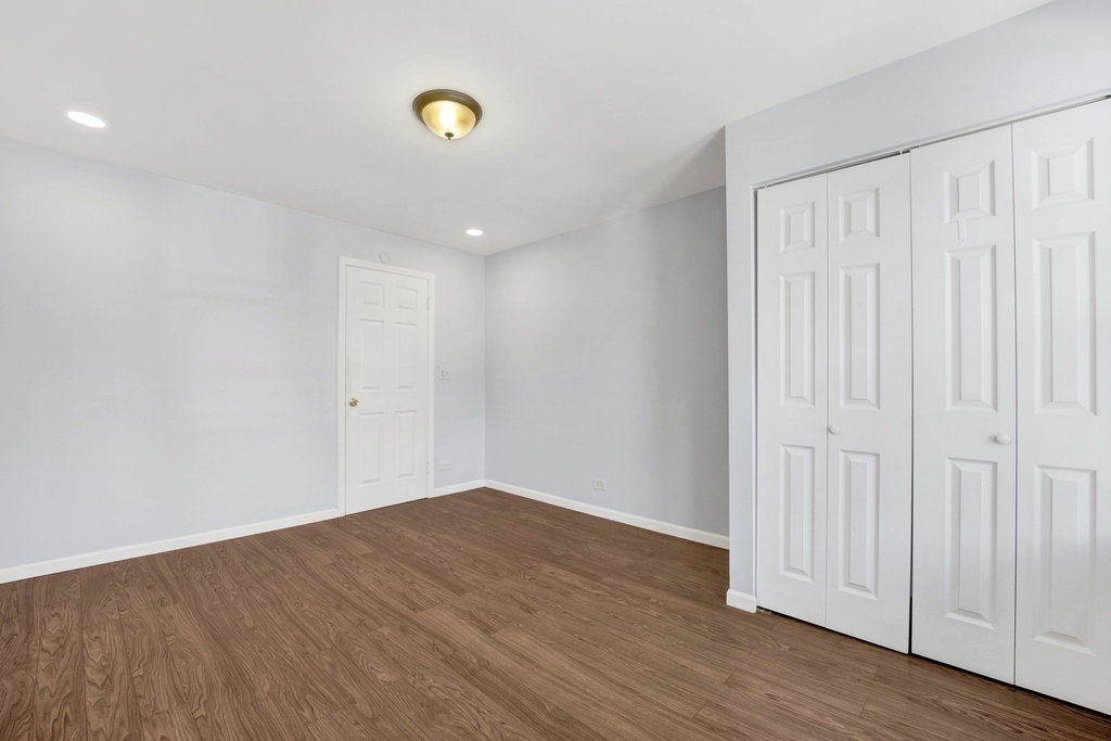 465 W 27th Street - Photo 11