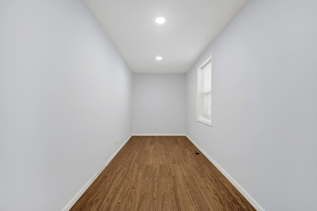 465 W 27th Street - Photo 12
