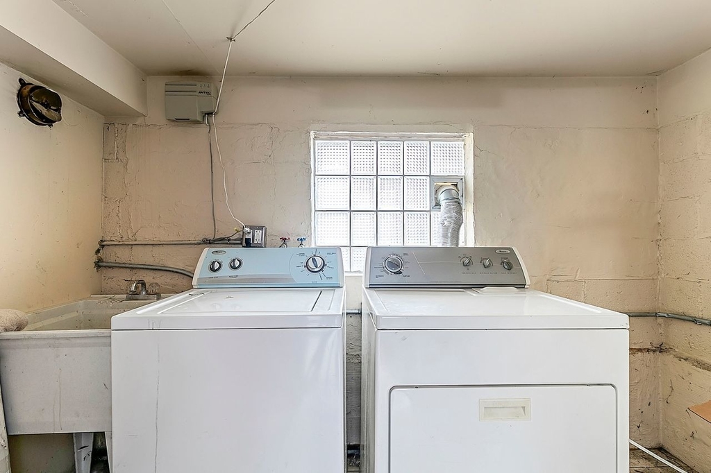 933 Dunlop Avenue - Photo 11