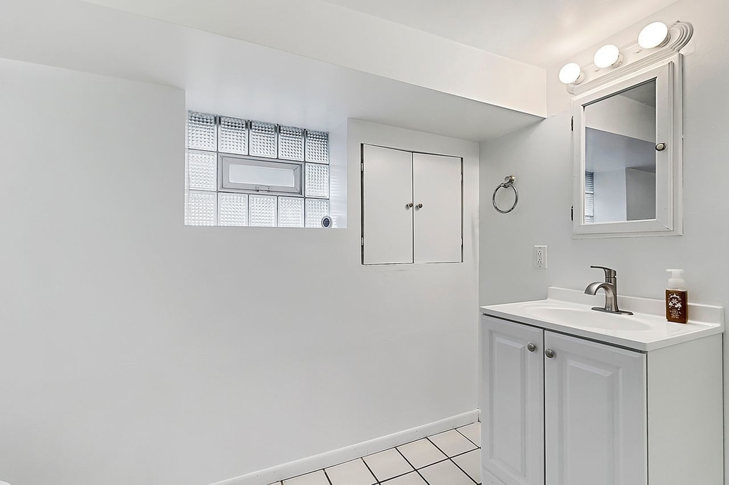 933 Dunlop Avenue - Photo 9