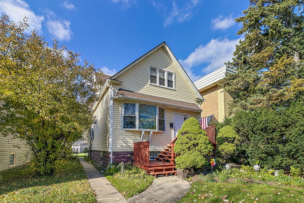 933 Dunlop Avenue - Photo 0