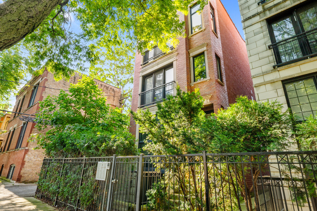 2115 W Crystal Street - Photo 1
