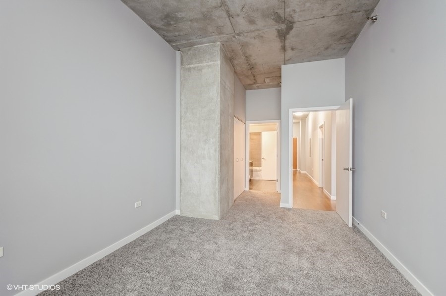 235 W Van Buren Street - Photo 15
