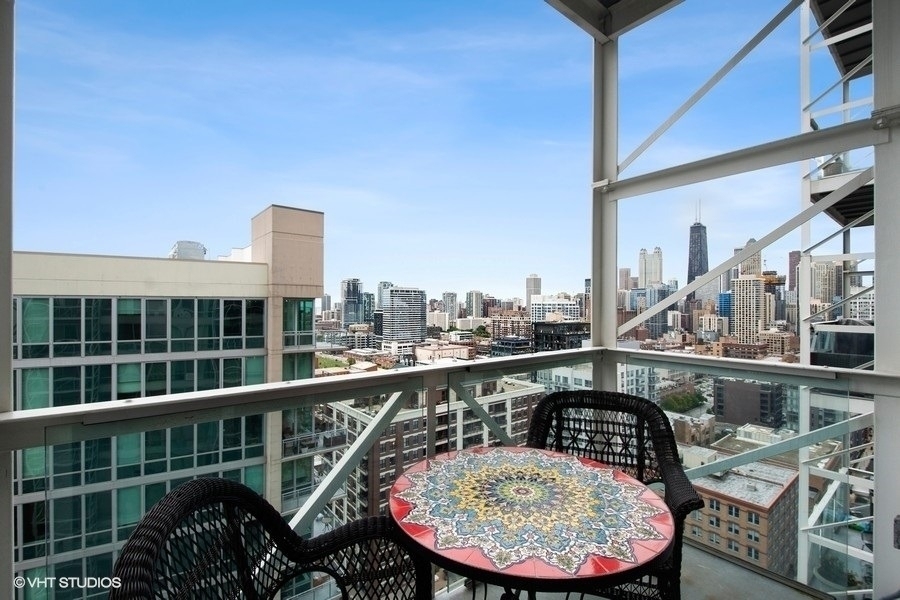 653 N Kingsbury Street - Photo 8