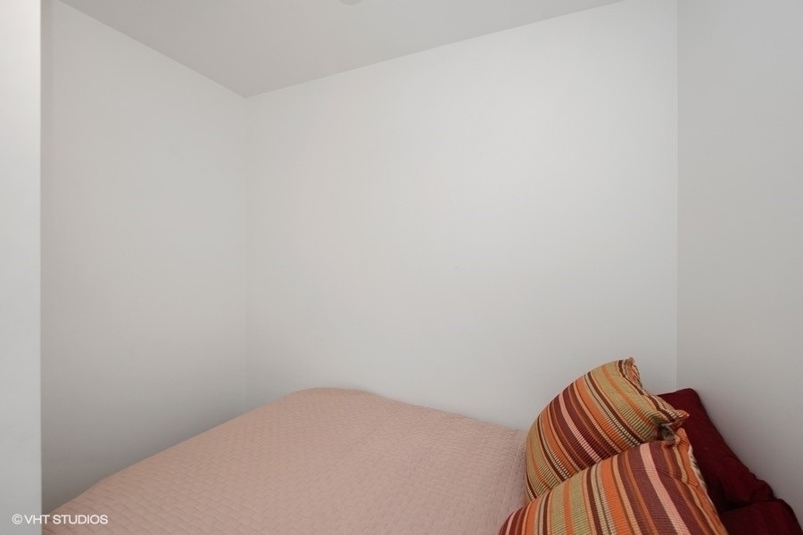 653 N Kingsbury Street - Photo 6