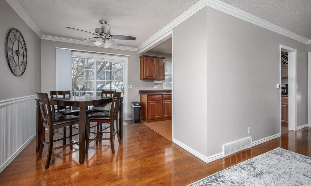 3117 Windsor Drive - Photo 4