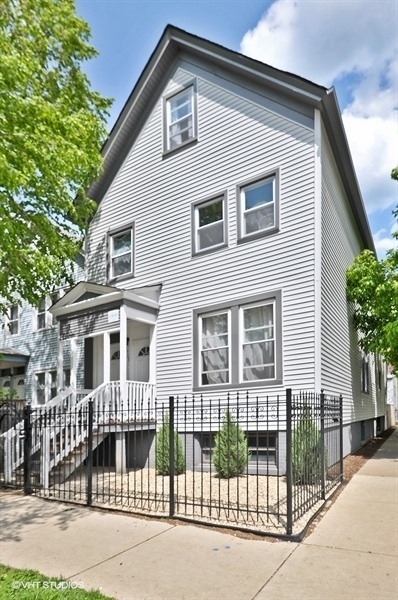 1701 N Maplewood Avenue - Photo 0