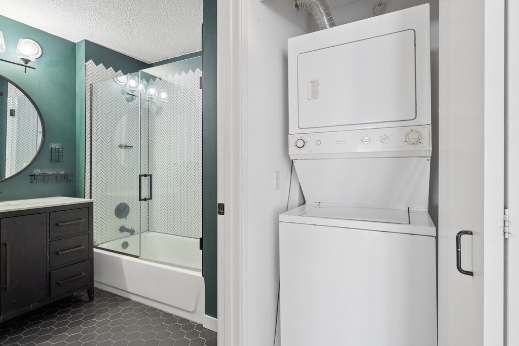 545 N Dearborn Street - Photo 9