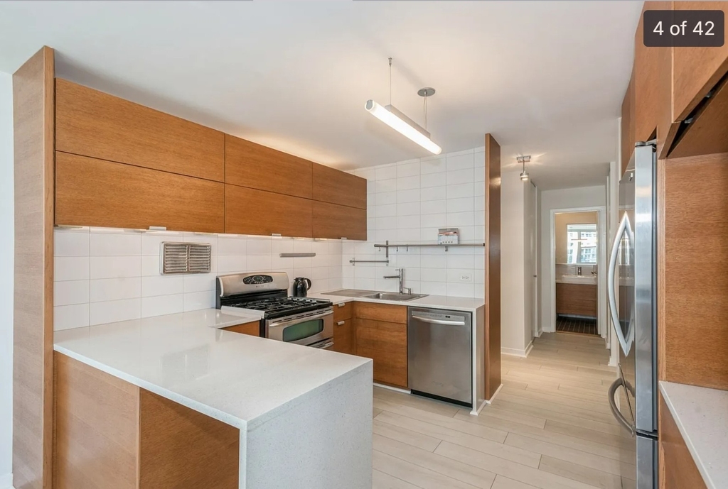 400 E Randolph Street - Photo 3