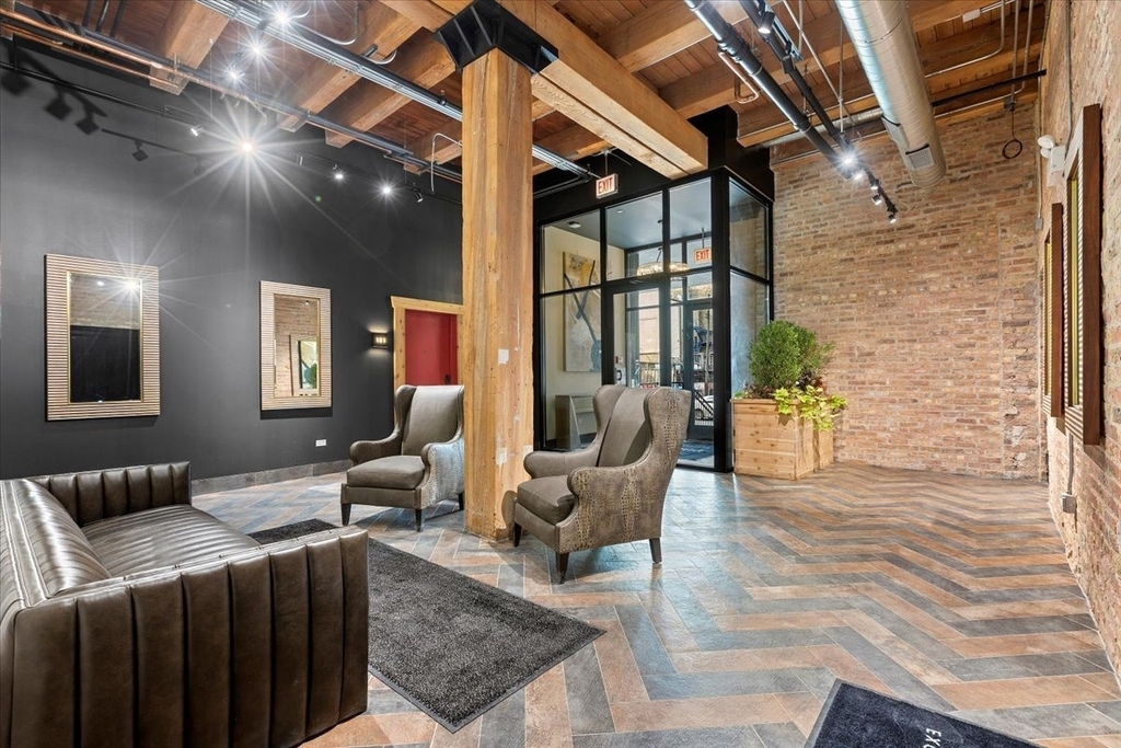 153 W Ohio Street - Photo 7