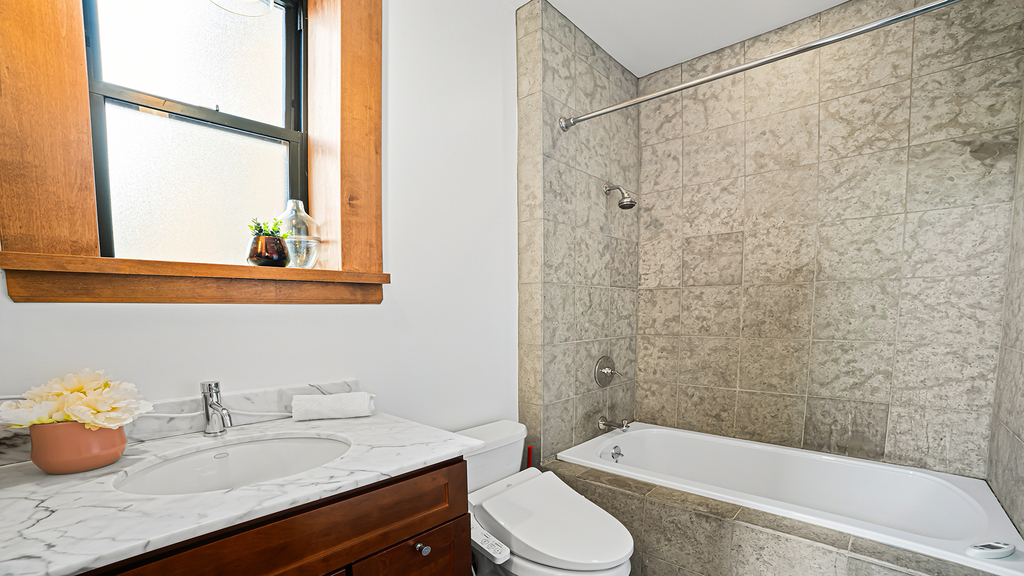 650 N Wood Street - Photo 16
