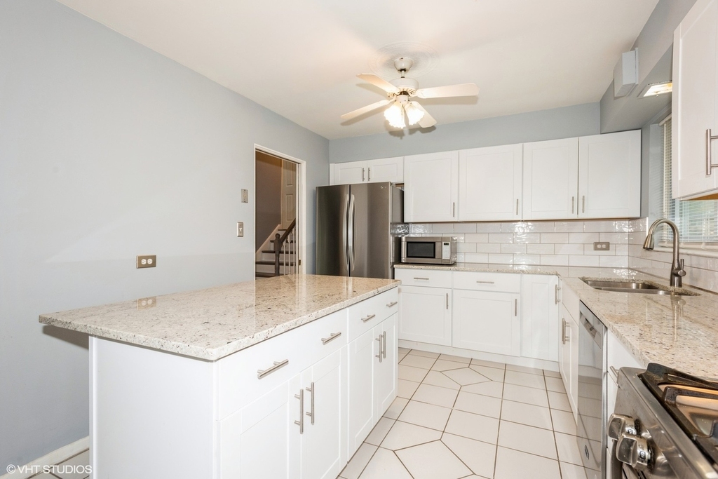 319 Shirley Court - Photo 7