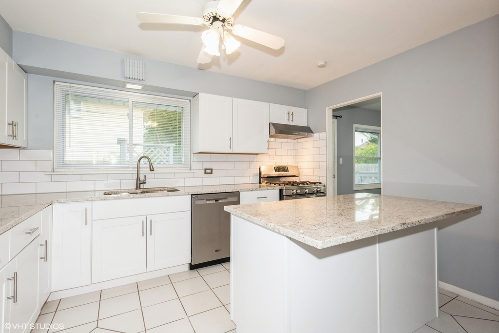 319 Shirley Court - Photo 6