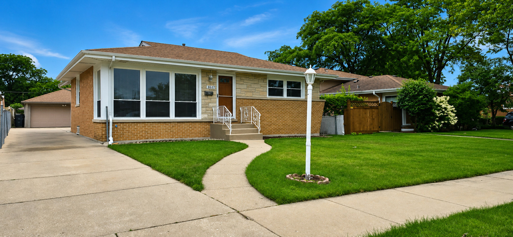 8607 N Osceola Avenue - Photo 0