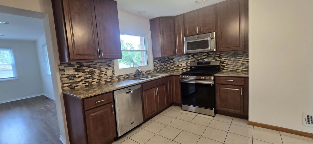 8607 N Osceola Avenue - Photo 7