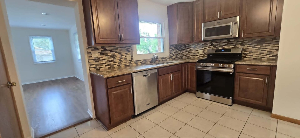 8607 N Osceola Avenue - Photo 5