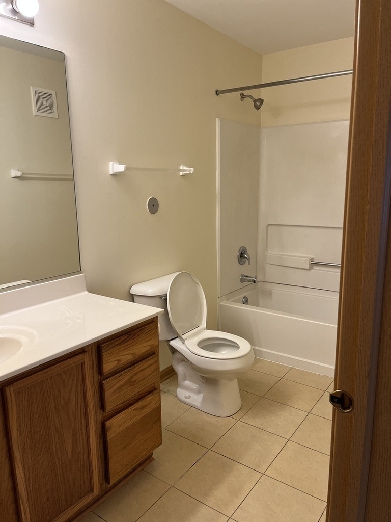 903 Silverstone Drive - Photo 5