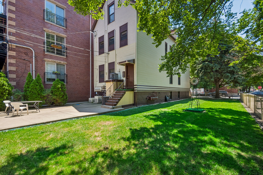 1354 W George Street - Photo 11