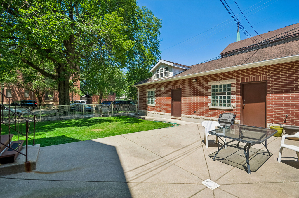 1354 W George Street - Photo 10