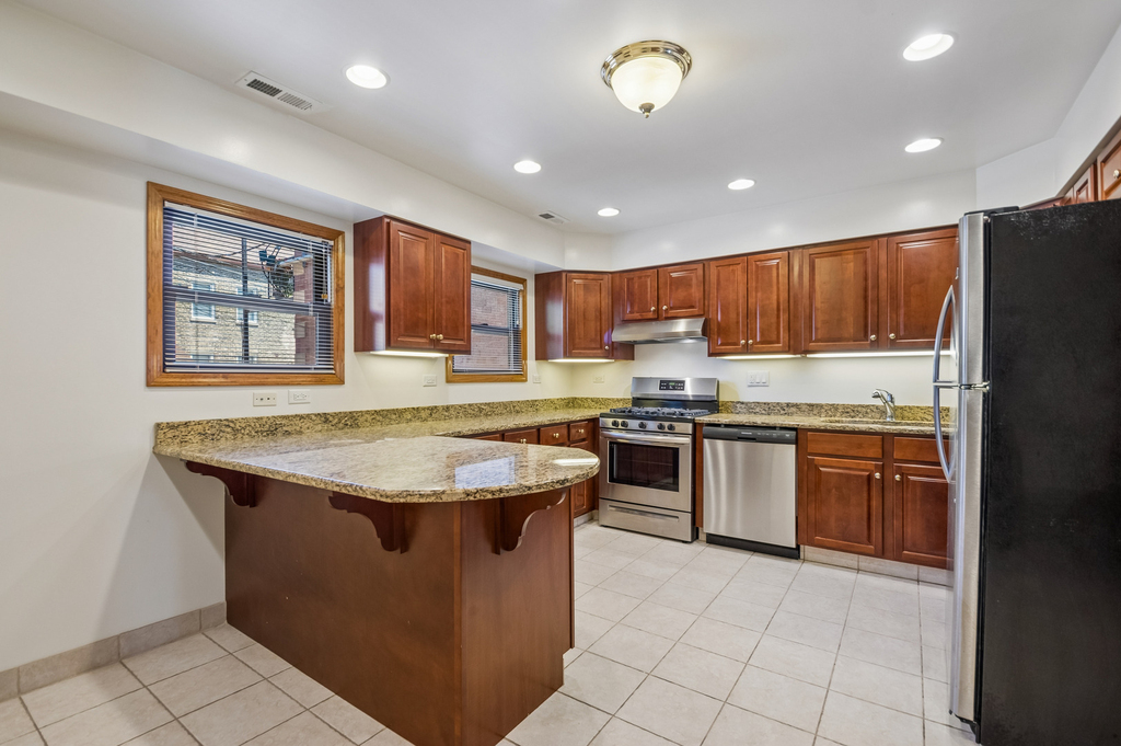 1354 W George Street - Photo 9