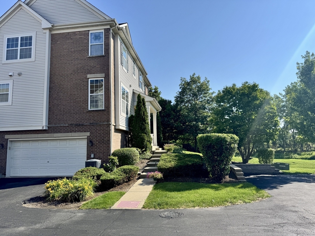 11 E Willow Road - Photo 2