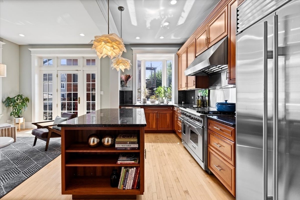 2845 W Division Street - Photo 10