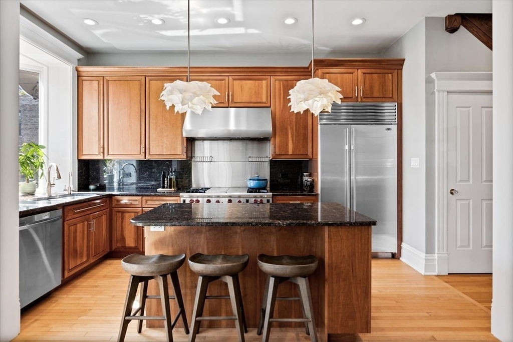 2845 W Division Street - Photo 12