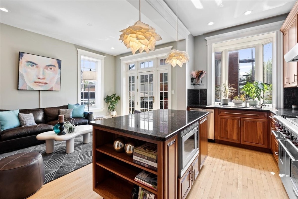 2845 W Division Street - Photo 11