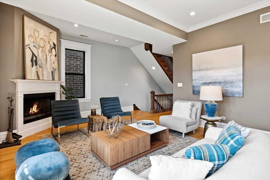 2845 W Division Street - Photo 16