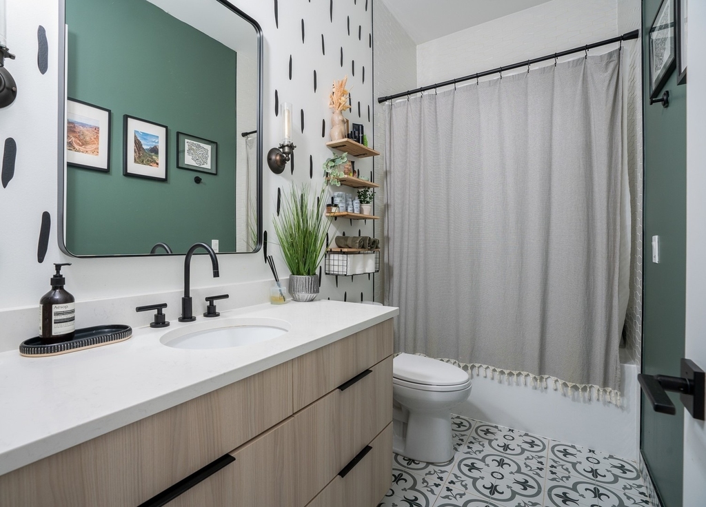 2646 W Augusta Boulevard - Photo 14