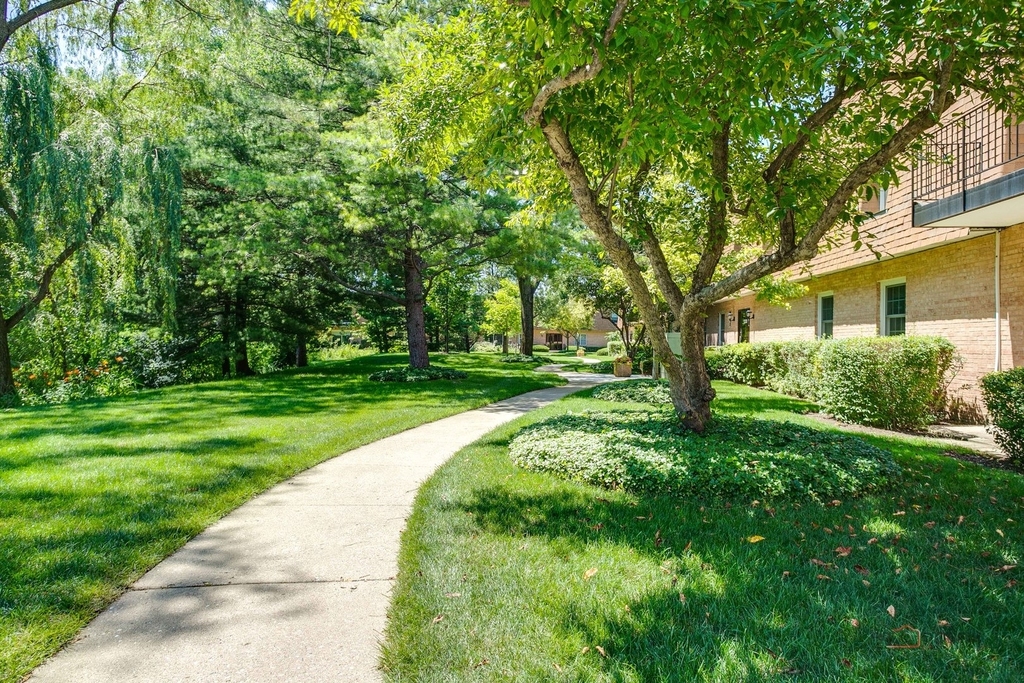 1220 Park Avenue W - Photo 24