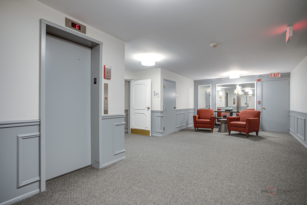 1220 Park Avenue W - Photo 4